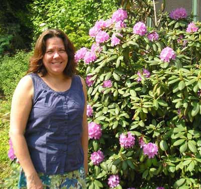Susan Sue Lanphear in garden in 2007