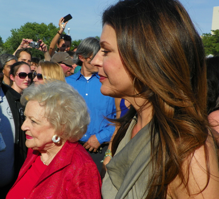 Hot in Cleveland -  Betty White and Jane Leeves