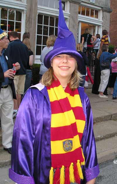 Harry Potter Fest in Hudson - Gryffindor witch