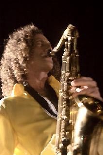 Kenny G playing the sax