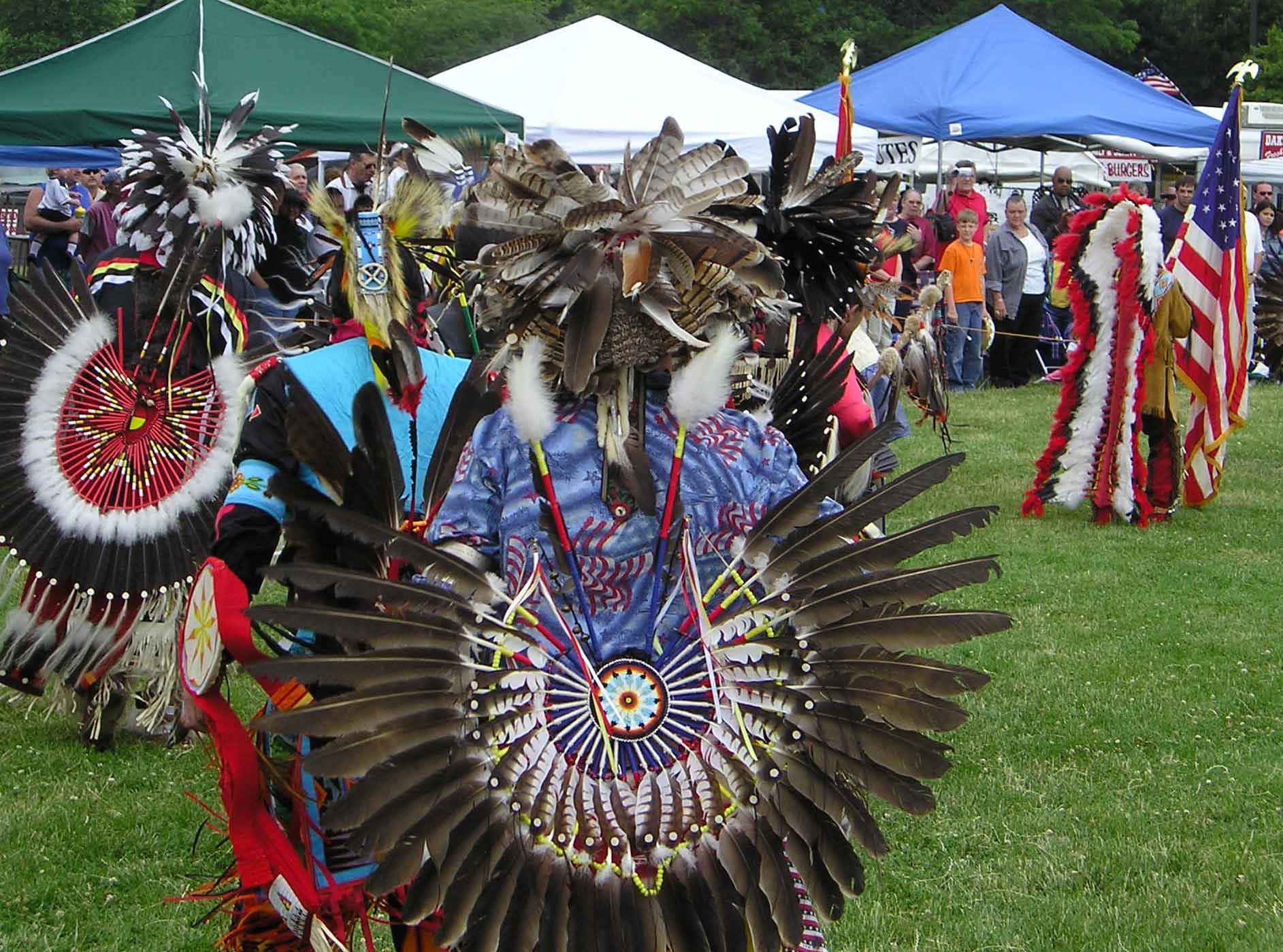 Native American costumes at the Cleveland Powwow