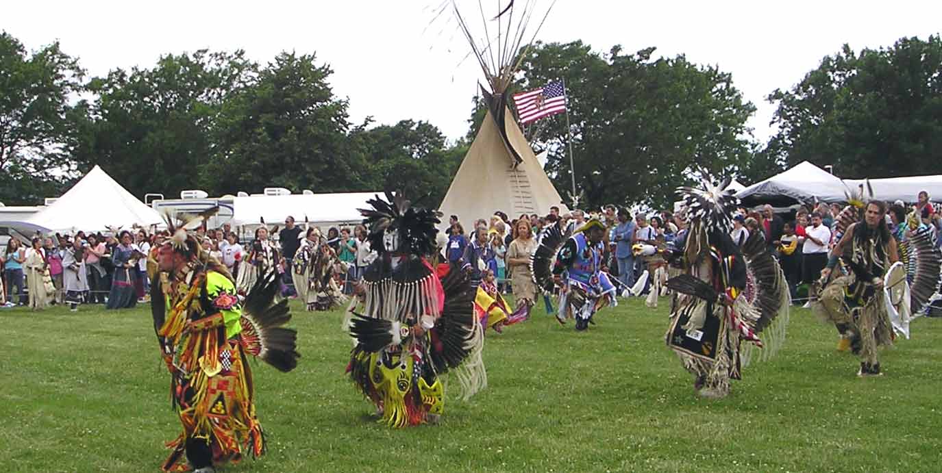 Native American costumes at the Cleveland Powwow