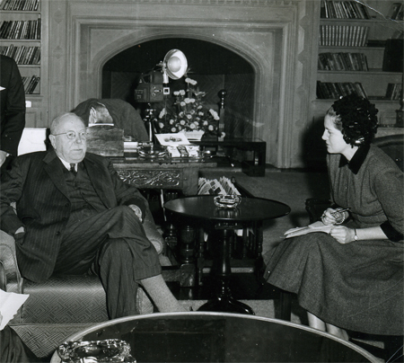 Doris O'Donnell with Sir Charles Darwin in 1959