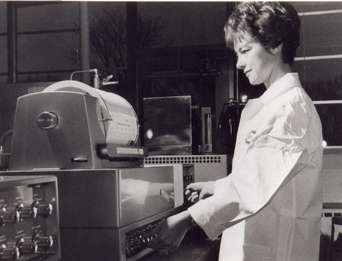 Jenny Brown with 1st infrared spectrometer at Sohio 1951