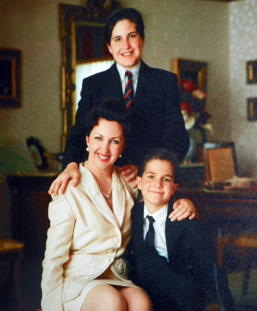 Maria Pujana with sons Miro and Marco